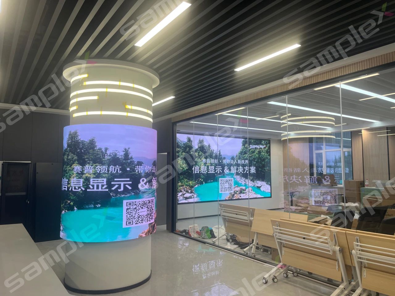 360°全景展示LED软模组圆柱屏赋能科技感气象局(图4)